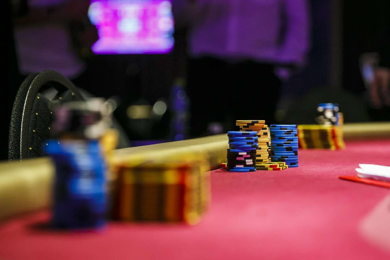 40.000€! Minimálne toľko sľubujú počas augusta pokrové turnaje zvolenského kasína Rebuy Stars